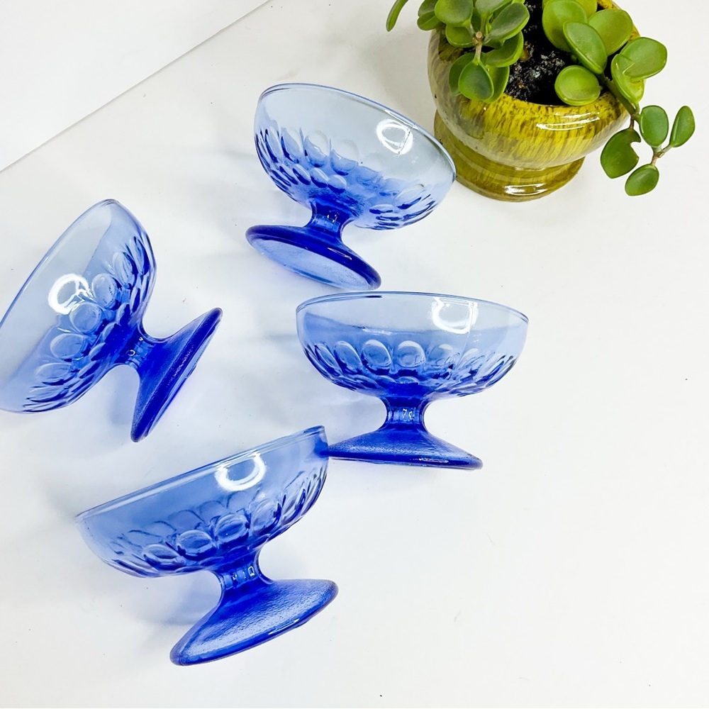 Set of 4 Vintage Blue Glass Dessert Bowls - Picture 4 of 7